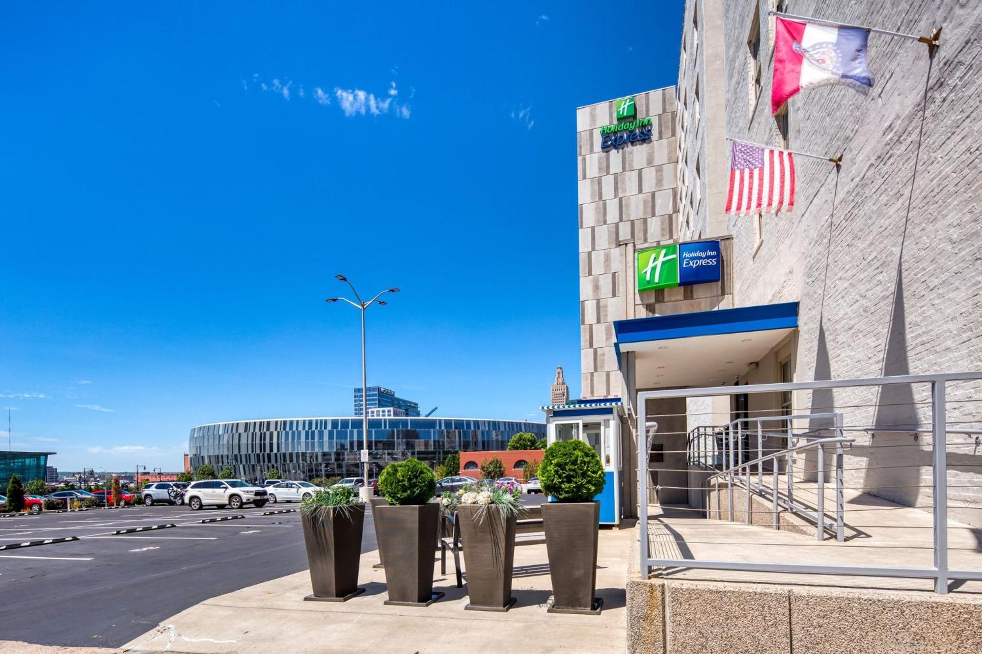 Holiday Inn Express - Kansas City Downtown By Ihg Exterior photo